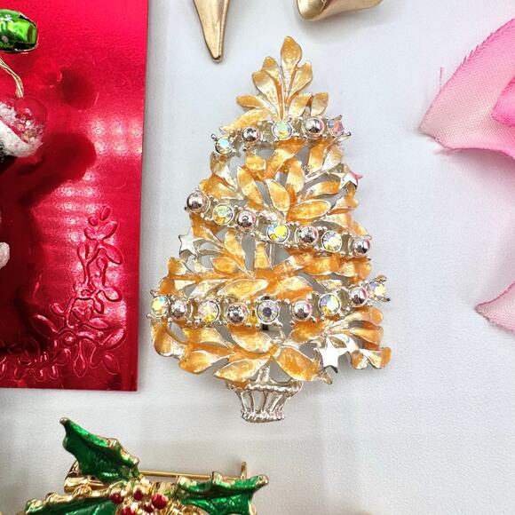 Christmas Brooch Pin Lot Vintage To Now Holiday Noel Festive Fun Xmas 17 Pieces - Picture 7 of 16